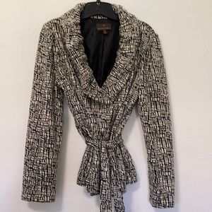 Light, stylish Fenn Wright Manson jacket .collar is slightly ruffled. See pic.